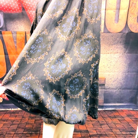 “FREE PEOPLE Drastic DEEP V NECK BLOUSE - Picture 10 of 16